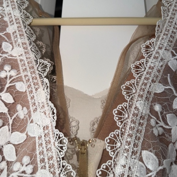 Bronx and Banco White and Brown Lace Dress - Picture 3 of 5